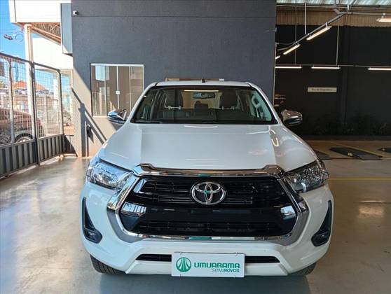 TOYOTA HILUX 2.8 D-4D TURBO DIESEL CD SRV 4X4 AUTOMÁTICO